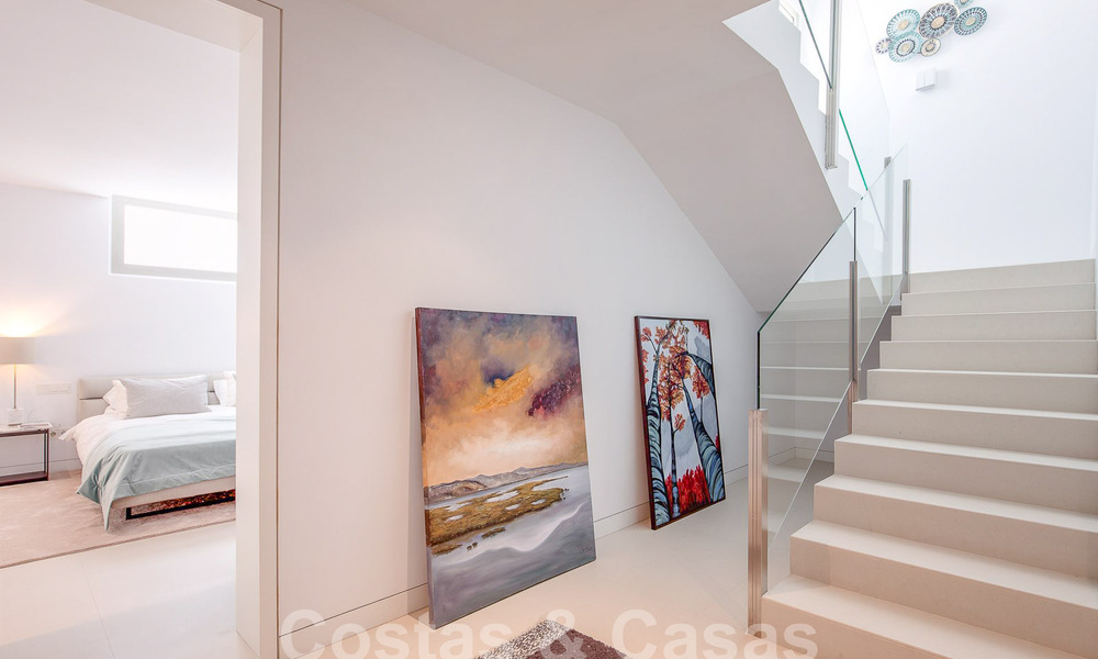 Instapklare, moderne luxevilla te koop op loopafstand van het strand in een bevoorrechte omgeving nabij Guadalmina Baja, Marbella - Estepona 53853