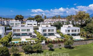 Instapklare, moderne luxevilla te koop op loopafstand van het strand in een bevoorrechte omgeving nabij Guadalmina Baja, Marbella - Estepona 53878 