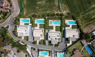 Instapklare, moderne luxevilla te koop op loopafstand van het strand in een bevoorrechte omgeving nabij Guadalmina Baja, Marbella - Estepona 53879 