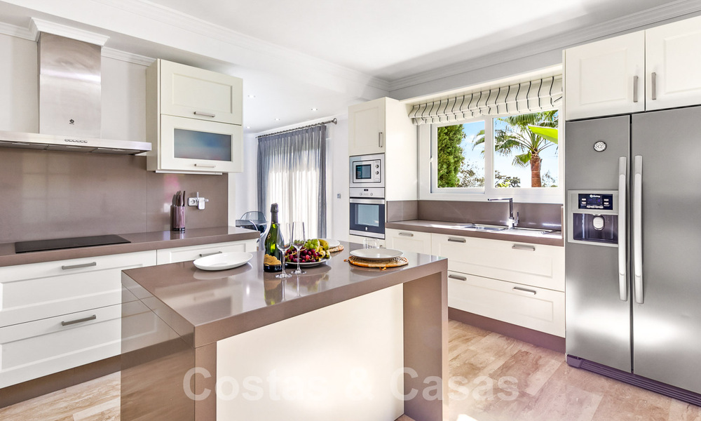 Charmante villa te koop dicht bij het strand van Elviria ten oosten van Marbella centrum 53892