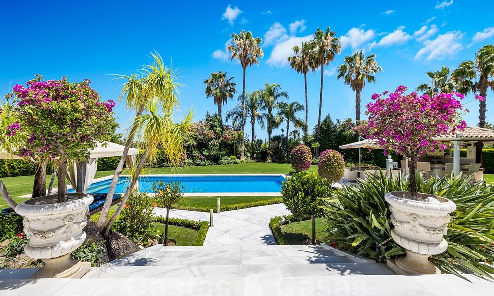 Mediterrane luxevilla te koop met 6 slaapkamers in een geprivilegieerde golfomgeving in Nueva Andalucia’s vallei, Marbella 53176