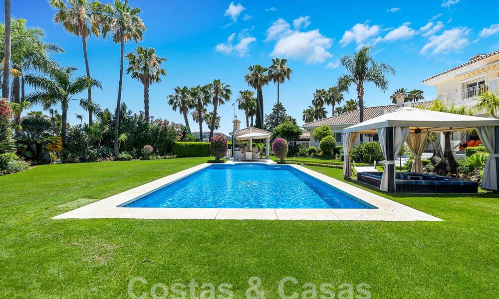 Mediterrane luxevilla te koop met 6 slaapkamers in een geprivilegieerde golfomgeving in Nueva Andalucia’s vallei, Marbella 53184
