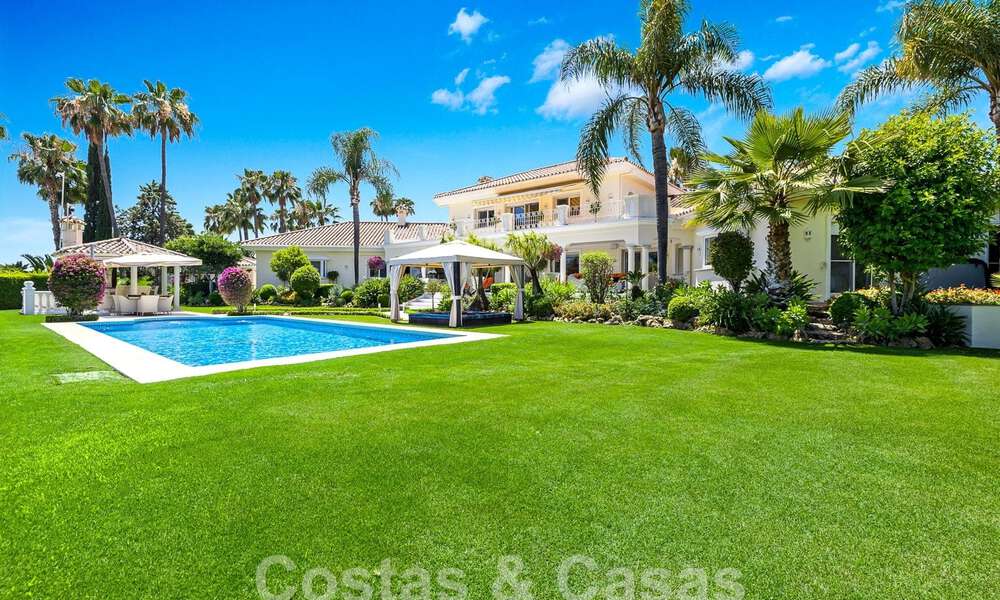 Mediterrane luxevilla te koop met 6 slaapkamers in een geprivilegieerde golfomgeving in Nueva Andalucia’s vallei, Marbella 53185