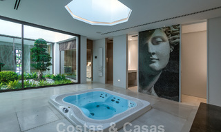 Instapklare, nieuwe, moderne luxevilla met 6 slaapkamers te koop met zeezicht in La Quinta, Marbella - Benahavis 54299 