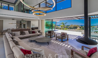 Instapklare, nieuwe, moderne luxevilla met 6 slaapkamers te koop met zeezicht in La Quinta, Marbella - Benahavis 54303 