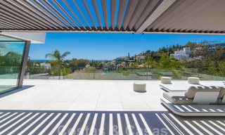Instapklare, nieuwe, moderne luxevilla met 6 slaapkamers te koop met zeezicht in La Quinta, Marbella - Benahavis 54306 