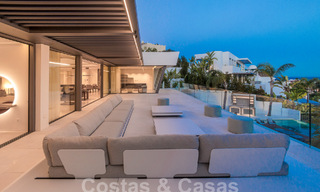 Instapklare, nieuwe, moderne luxevilla met 6 slaapkamers te koop met zeezicht in La Quinta, Marbella - Benahavis 54317 