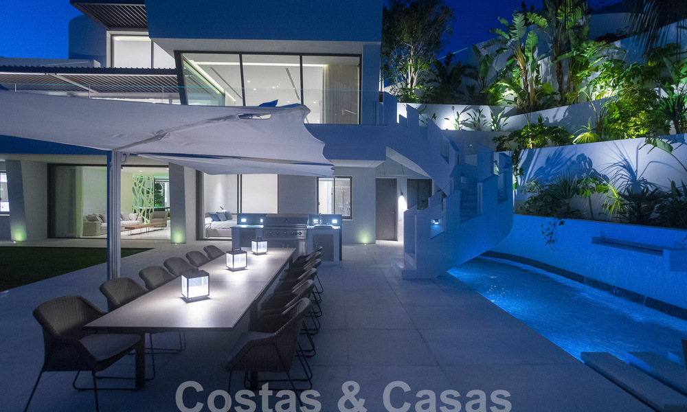 Instapklare, nieuwe, moderne luxevilla met 6 slaapkamers te koop met zeezicht in La Quinta, Marbella - Benahavis 54320