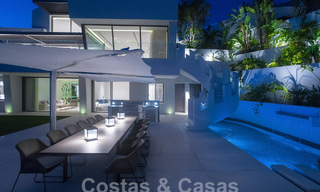 Instapklare, nieuwe, moderne luxevilla met 6 slaapkamers te koop met zeezicht in La Quinta, Marbella - Benahavis 54320 
