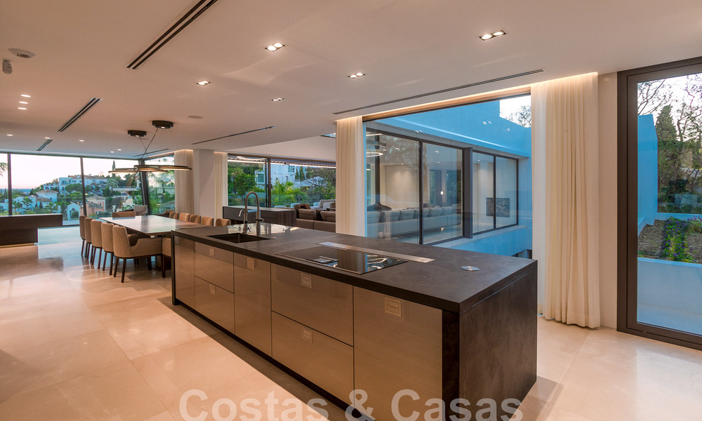 Instapklare, nieuwe, moderne luxevilla met 6 slaapkamers te koop met zeezicht in La Quinta, Marbella - Benahavis 54329