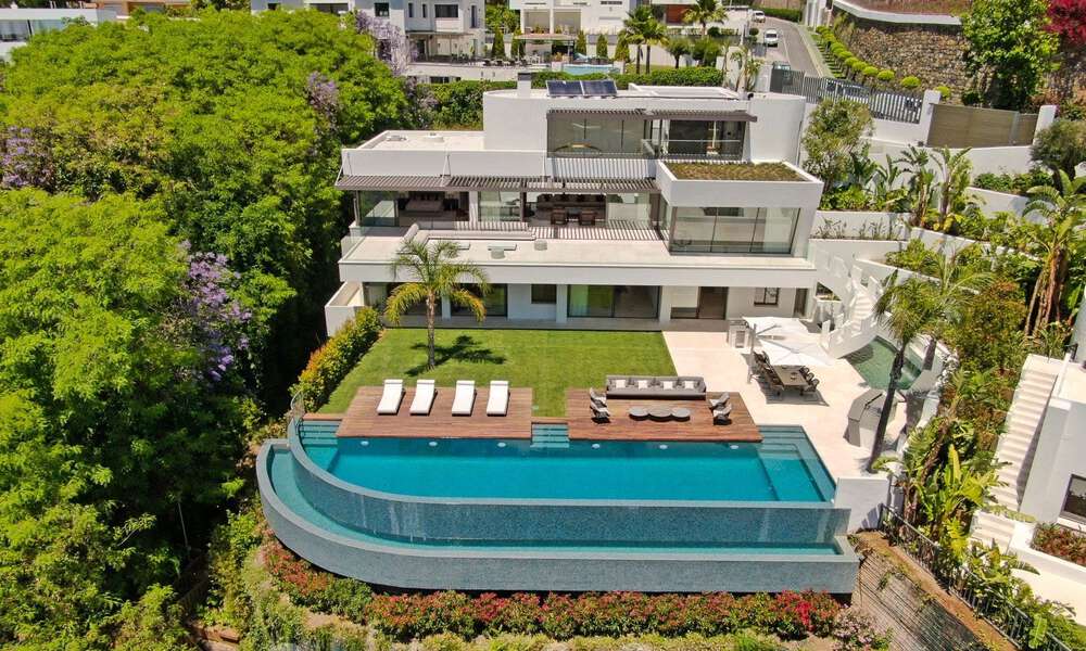 Instapklare, nieuwe, moderne luxevilla met 6 slaapkamers te koop met zeezicht in La Quinta, Marbella - Benahavis 54336