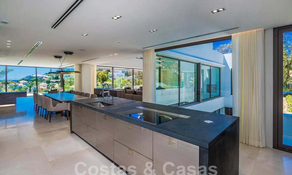 Instapklare, nieuwe, moderne luxevilla met 6 slaapkamers te koop met zeezicht in La Quinta, Marbella - Benahavis 54337