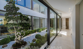 Instapklare, nieuwe, moderne luxevilla met 6 slaapkamers te koop met zeezicht in La Quinta, Marbella - Benahavis 54340 