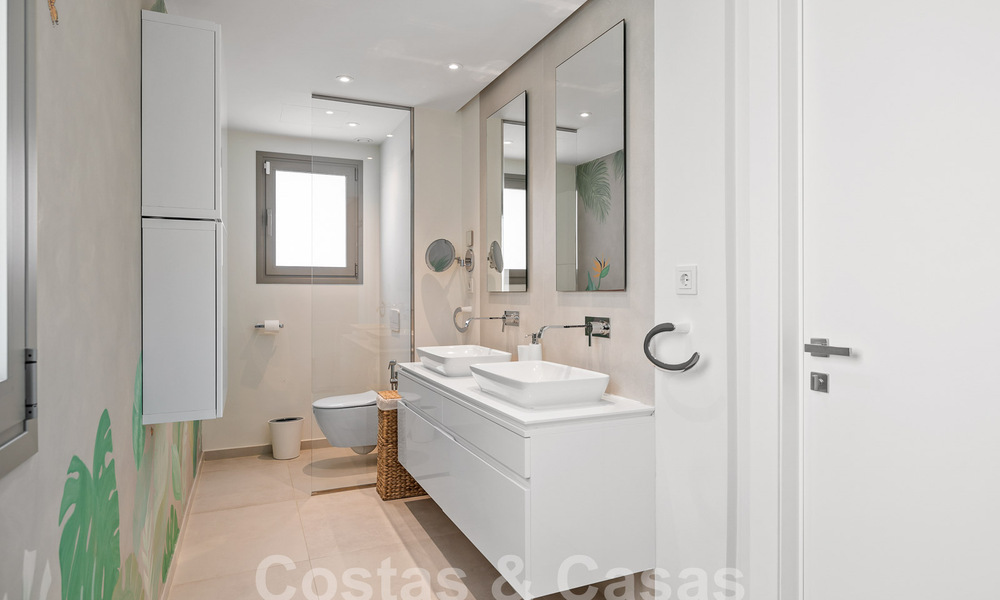 Luxueus en extreem ruim appartement te koop in een chic complex in Nueva Andalucia, Marbella 54494