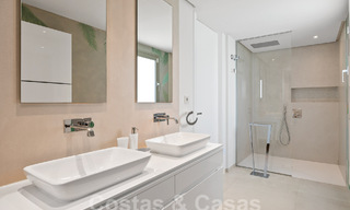 Luxueus en extreem ruim appartement te koop in een chic complex in Nueva Andalucia, Marbella 54495 