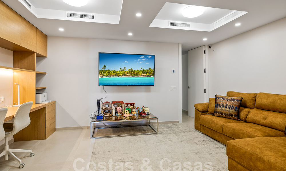 Luxueus en extreem ruim appartement te koop in een chic complex in Nueva Andalucia, Marbella 54498