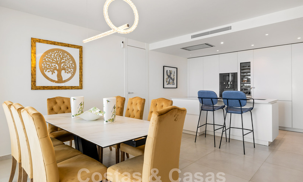 Luxueus en extreem ruim appartement te koop in een chic complex in Nueva Andalucia, Marbella 54515
