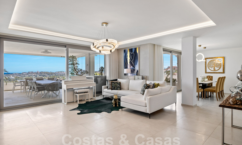 Luxueus en extreem ruim appartement te koop in een chic complex in Nueva Andalucia, Marbella 54521