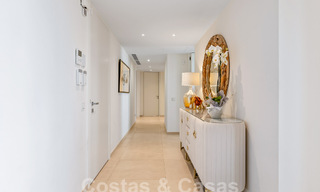 Luxueus en extreem ruim appartement te koop in een chic complex in Nueva Andalucia, Marbella 54528 