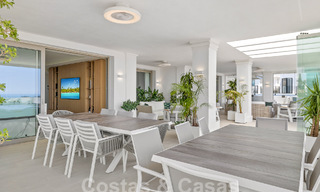 Luxueus en extreem ruim appartement te koop in een chic complex in Nueva Andalucia, Marbella 54536 