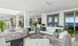 Luxueus en extreem ruim appartement te koop in een chic complex in Nueva Andalucia, Marbella 54539 