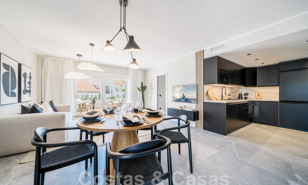 Luxueus gerenoveerd appartement met 4 slaapkamers te koop in het prestigieuze Nueva Andalucia, Marbella 54698