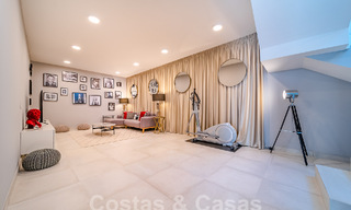 Vrijstaande luxevilla te koop in een afgesloten villacomplex in het hartje van de New Golden Mile tussen Marbella en Estepona 53836 