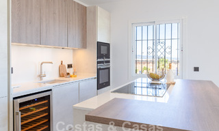 Charmant luxe appartement te koop met panoramisch uitzicht, op wandelafstand van Puerto Banus in Nueva Andalucia, Marbella 54376 