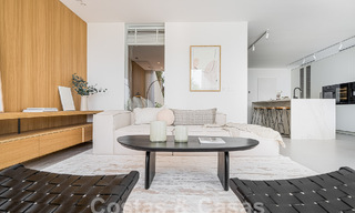 Luxueus appartement te koop met uitnodigend terras, privézwembad en zeezicht te Nueva Andalucia, Marbella 54950 
