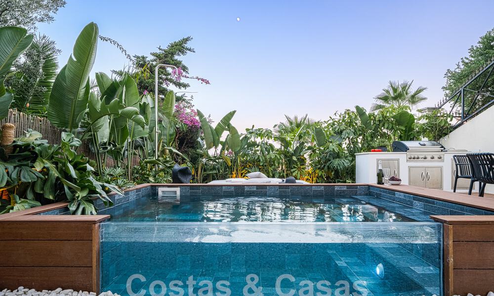 Luxueus appartement te koop met uitnodigend terras, privézwembad en zeezicht te Nueva Andalucia, Marbella 54955