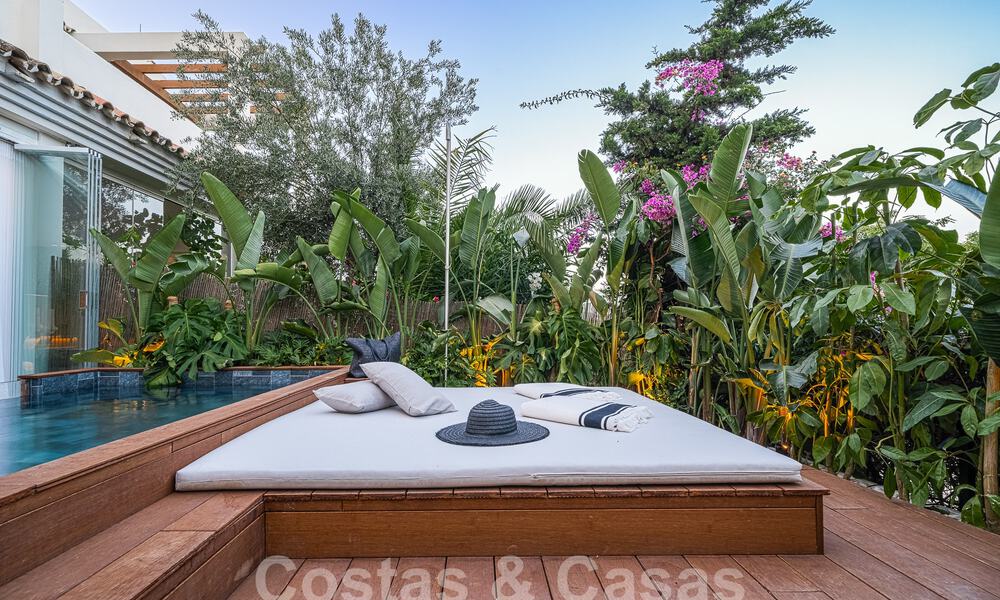 Luxueus appartement te koop met uitnodigend terras, privézwembad en zeezicht te Nueva Andalucia, Marbella 54956