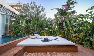 Luxueus appartement te koop met uitnodigend terras, privézwembad en zeezicht te Nueva Andalucia, Marbella 54956 