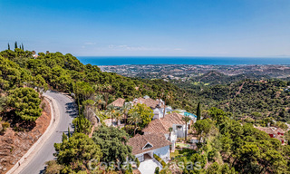 Boutique villa in resortstijl te koop met open zeezicht, genesteld in het weelderig groen van het exclusieve La Zagaleta golfresort, Marbella - Benahavis 54056 