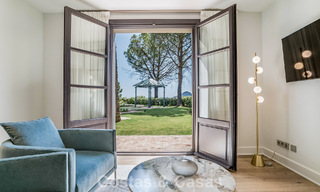 Boutique villa in resortstijl te koop met open zeezicht, genesteld in het weelderig groen van het exclusieve La Zagaleta golfresort, Marbella - Benahavis 54059 