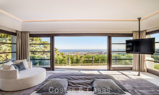 Boutique villa in resortstijl te koop met open zeezicht, genesteld in het weelderig groen van het exclusieve La Zagaleta golfresort, Marbella - Benahavis 54075 