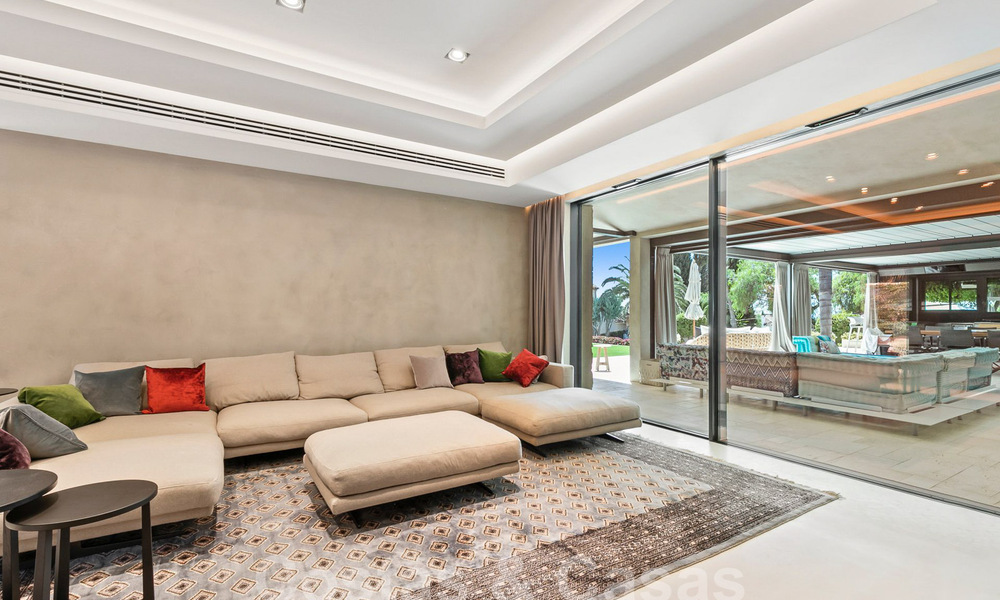 Rustieke luxevilla te koop met een verwarmd privézwembad en eigentijds interieur ten oosten van Marbella centrum 55061