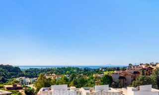 Instapklaar appartement te koop met weids uitzicht op de vallei en de zee in het exclusieve Marbella - Benahavis 55018 