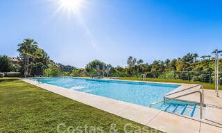 Instapklaar appartement te koop met weids uitzicht op de vallei en de zee in het exclusieve Marbella - Benahavis 55020 