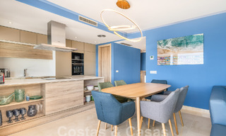 Instapklaar appartement te koop met weids uitzicht op de vallei en de zee in het exclusieve Marbella - Benahavis 55024 