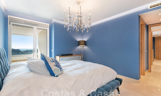 Instapklaar appartement te koop met weids uitzicht op de vallei en de zee in het exclusieve Marbella - Benahavis 55026 