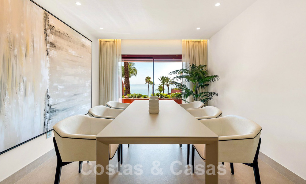 Luxe penthouse te koop in een exclusief strandcomplex op de New Golden Mile, Marbella - Estepona 55097