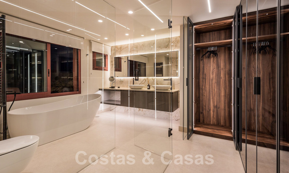Luxe penthouse te koop in een exclusief strandcomplex op de New Golden Mile, Marbella - Estepona 55111