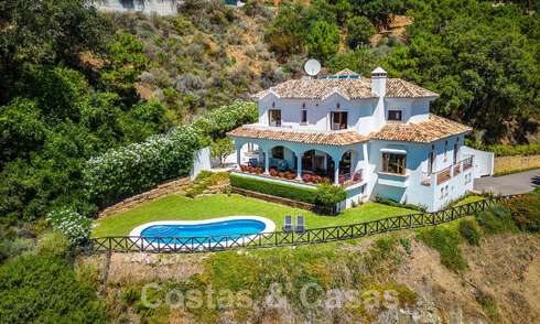 Vrijstaande luxevilla in een klassieke Spaanse stijl te koop met subliem zeezicht in Marbella - Benahavis 55134