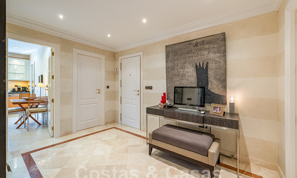 Instapklaar luxe appartement te koop in een hoogstaand Sierra Blanca complex op de Golden Mile van Marbella 54967