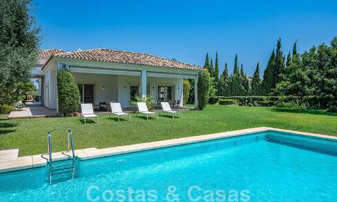 Mediterrane gelijkvloerse luxevilla te koop in een afgeschermde woonwijk op de Golden Mile in Marbella 55744