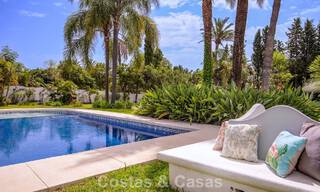 Stijlvolle, gelijkvloerse villa te koop op loopafstand van het strand op de New Golden Mile tussen Marbella en Estepona 56499 