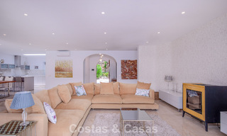 Stijlvolle, gelijkvloerse villa te koop op loopafstand van het strand op de New Golden Mile tussen Marbella en Estepona 56501 
