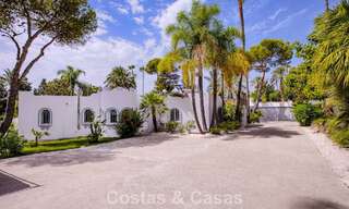 Stijlvolle, gelijkvloerse villa te koop op loopafstand van het strand op de New Golden Mile tussen Marbella en Estepona 56518 