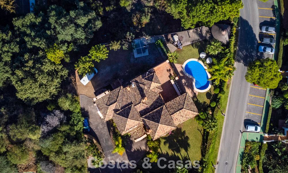 Prestigieuze luxevilla te koop in een klassieke Spaanse stijl met zeezicht in La Quinta in Marbella - Benahavis 56525