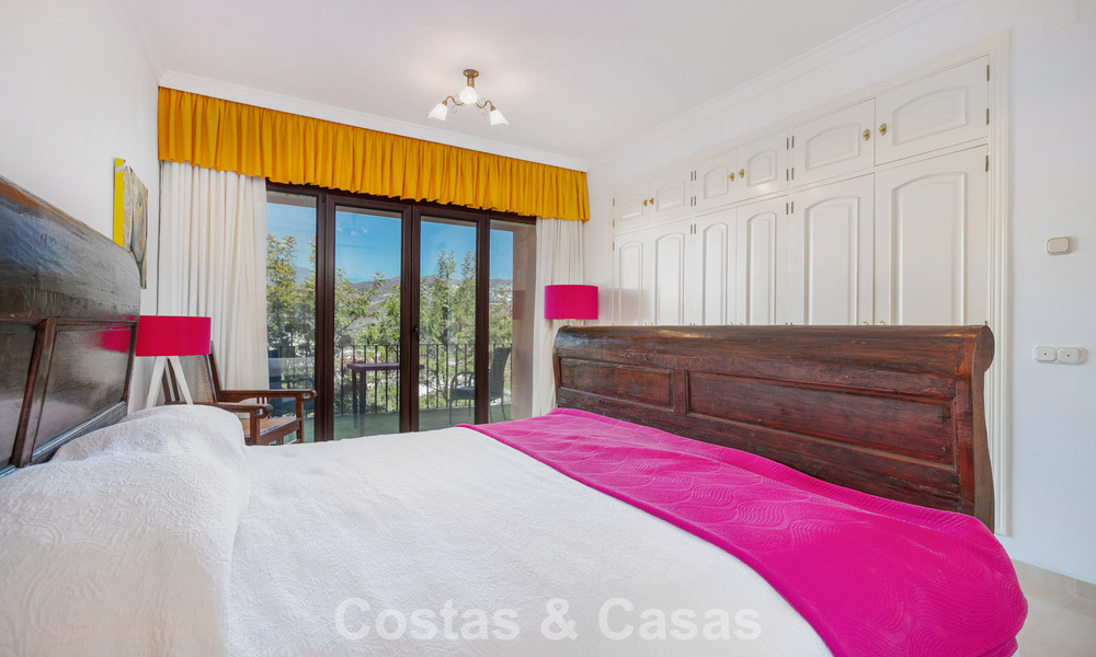 Prestigieuze luxevilla te koop in een klassieke Spaanse stijl met zeezicht in La Quinta in Marbella - Benahavis 56527